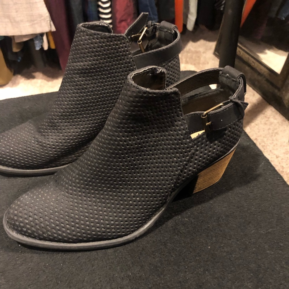 Only wore a couple times too big size 8